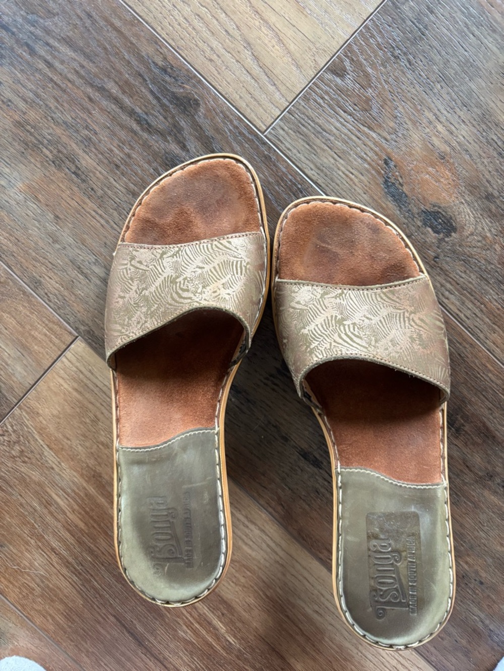 Women's Metallic Slide Sandals in Gold